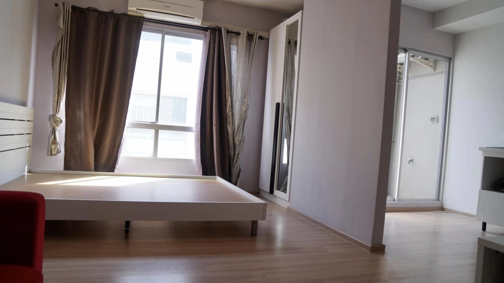 For sale, for rent, Plum Condo Lat Phrao 101, room on the 4th floor, same building as the juristic person, wallpaper already installed, fully decorate