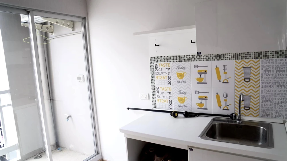 For sale, for rent, Plum Condo Lat Phrao 101, room on the 4th floor, same building as the juristic person, wallpaper already installed, fully decorate