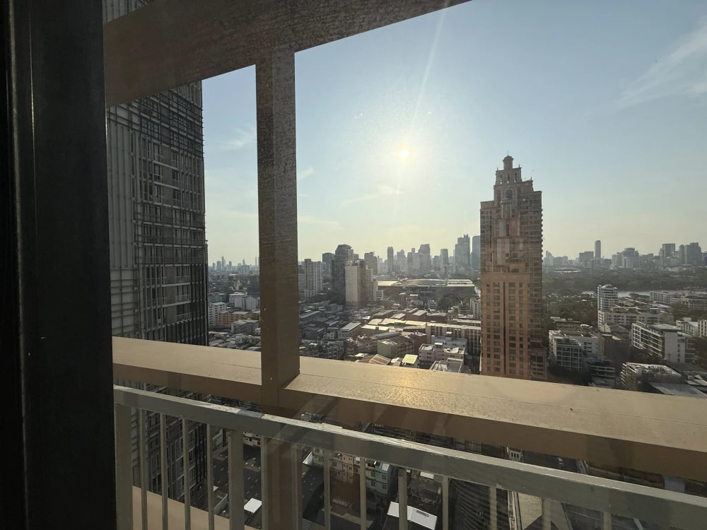For sale or rent: Park 24 Origin Phrom Phong, combined unit, 23rd floor. The unit has a bathtub and a washer/dryer. Don't miss out!