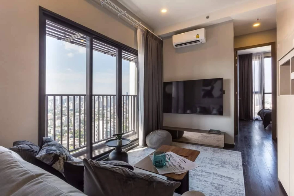 For sale or rent: Park Origin Thonglor, very large unit on the top floor, fully furnished with high-quality furnishings. Don't miss this opportunity!