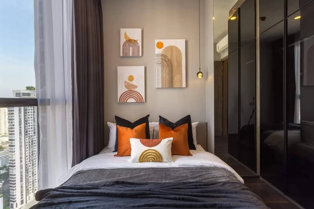 For sale or rent: Park Origin Thonglor, very large unit on the top floor, fully furnished with high-quality furnishings. Don't miss this opportunity!