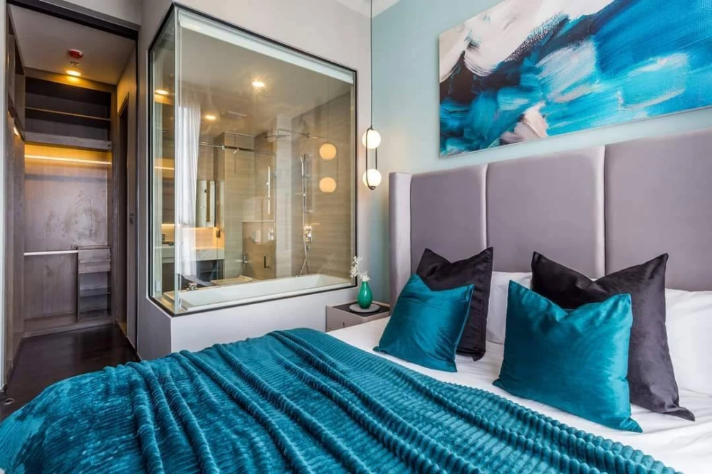 For sale or rent: Park Origin Thonglor, very large unit on the top floor, fully furnished with high-quality furnishings. Don't miss this opportunity!