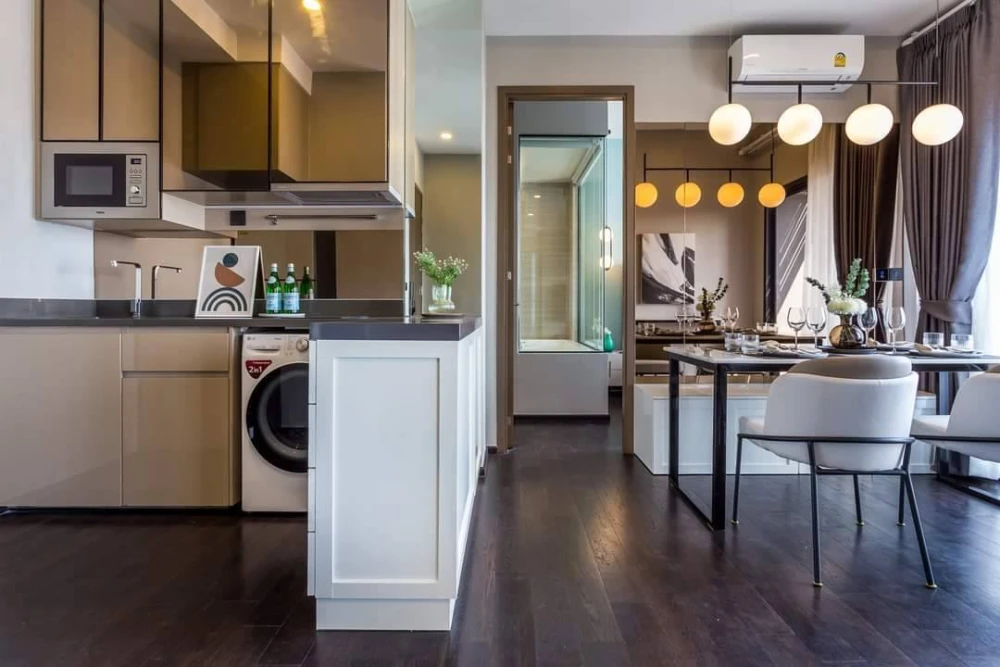 For sale or rent: Park Origin Thonglor, very large unit on the top floor, fully furnished with high-quality furnishings. Don't miss this opportunity!