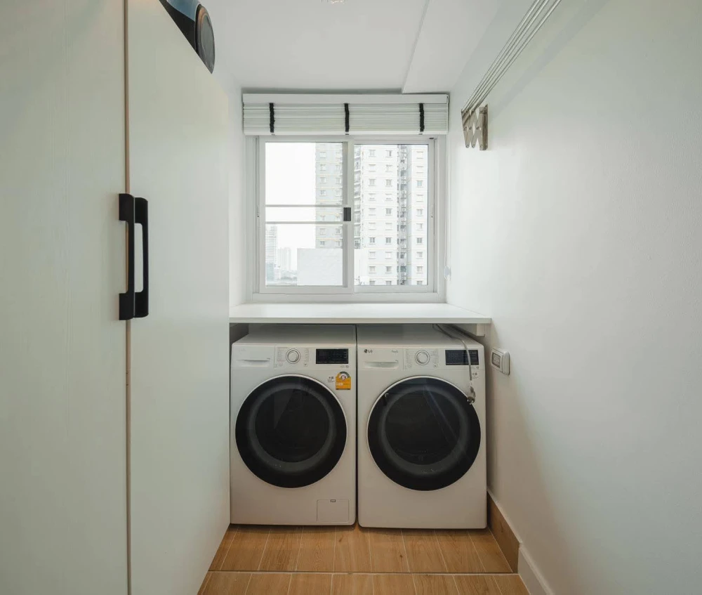 For sale or rent: Fortune Condo Town, 2 bedrooms, 2 bathrooms, with all electrical appliances in the picture. You can't miss this opportunity!