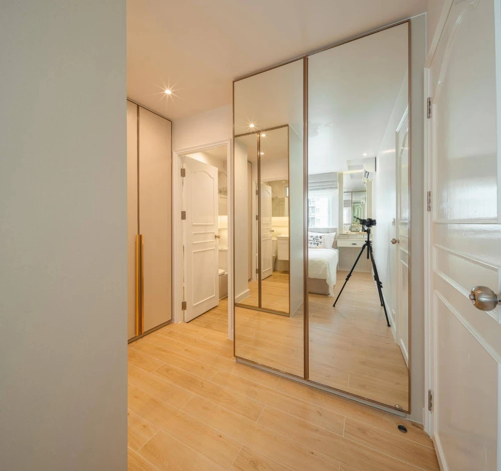For sale or rent: Fortune Condo Town, 2 bedrooms, 2 bathrooms, with all electrical appliances in the picture. You can't miss this opportunity!
