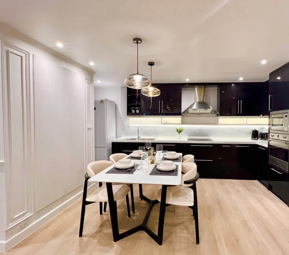 For sale or rent: Fortune Condo Town, city view, 2 bedrooms, 2 bathrooms, fully furnished, fully decorated + appliances as shown in the picture.