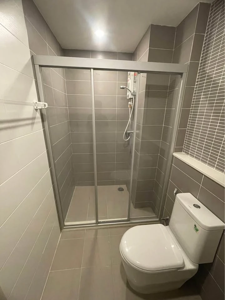 For sale, for rent, Feel Condo Lat Phrao 33, 7th floor, top floor, quiet atmosphere, suitable for relaxation, ready, don't wait.