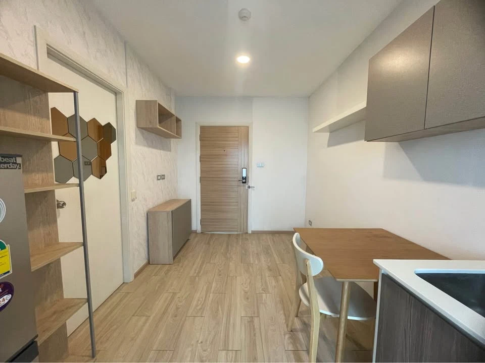 For sale, for rent, Feel Condo Lat Phrao 33, 7th floor, top floor, quiet atmosphere, suitable for relaxation, ready, don't wait.