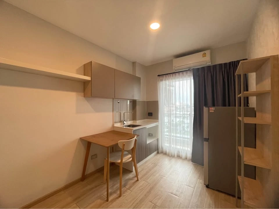 For sale, for rent, Feel Condo Lat Phrao 33, 7th floor, top floor, quiet atmosphere, suitable for relaxation, ready, don't wait.