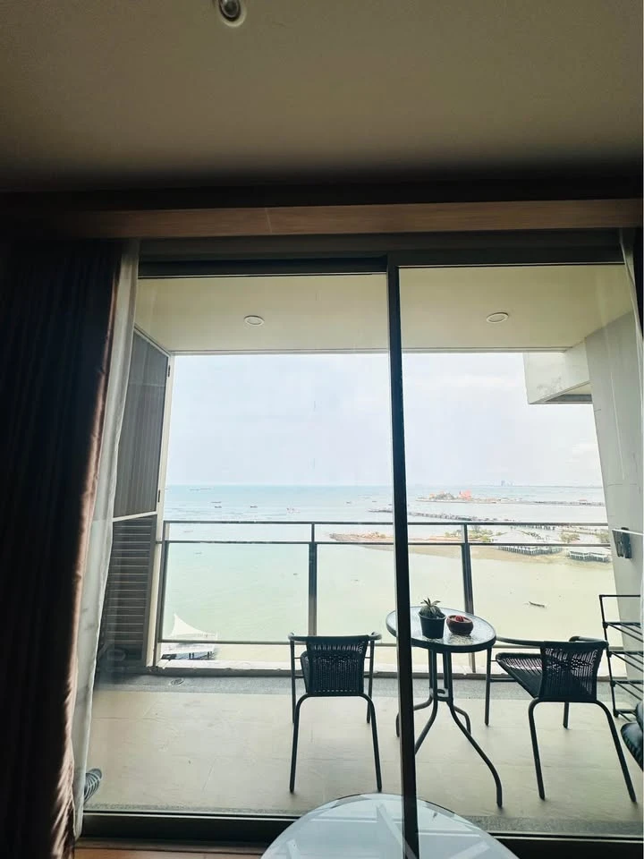For sale, for rent, Marina Bayfront Sriracha, sea view, corner room, luxuriously decorated, ready to move in immediately