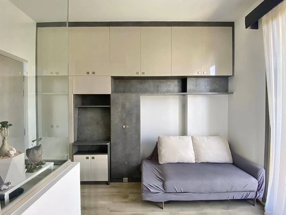 For sale, for rent, Miti Chiva Kaset Station, Fully Furnished, decorated in Japanese style, has tatami room, storage cabinet, lots of shelves, suitabl