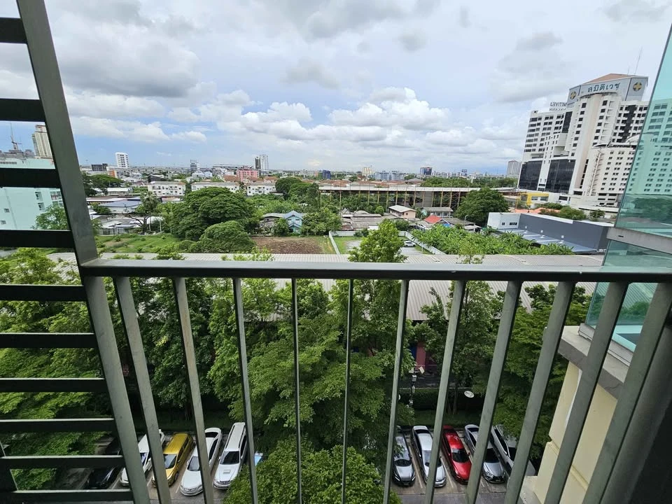 For sale, for rent, U Delight @ Hua Mak Station, fully furnished, complete with electrical appliances, just come and move in.
