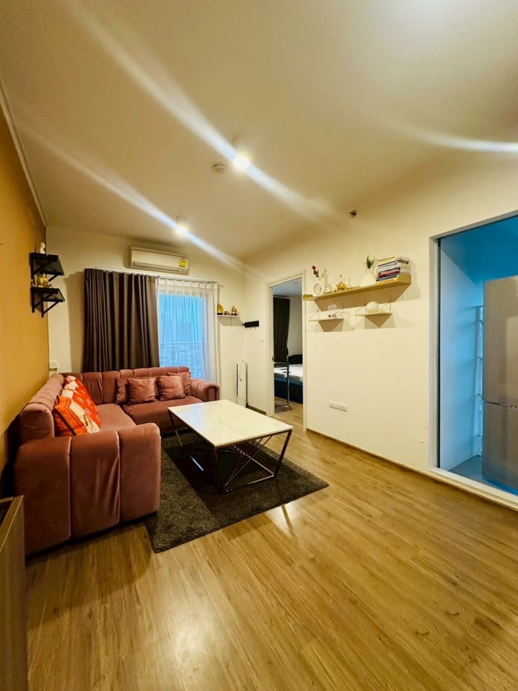 For sale or rent: U Delight @ Hua Mak Station. Very spacious room with high-quality furniture. Hurry and reserve now!
