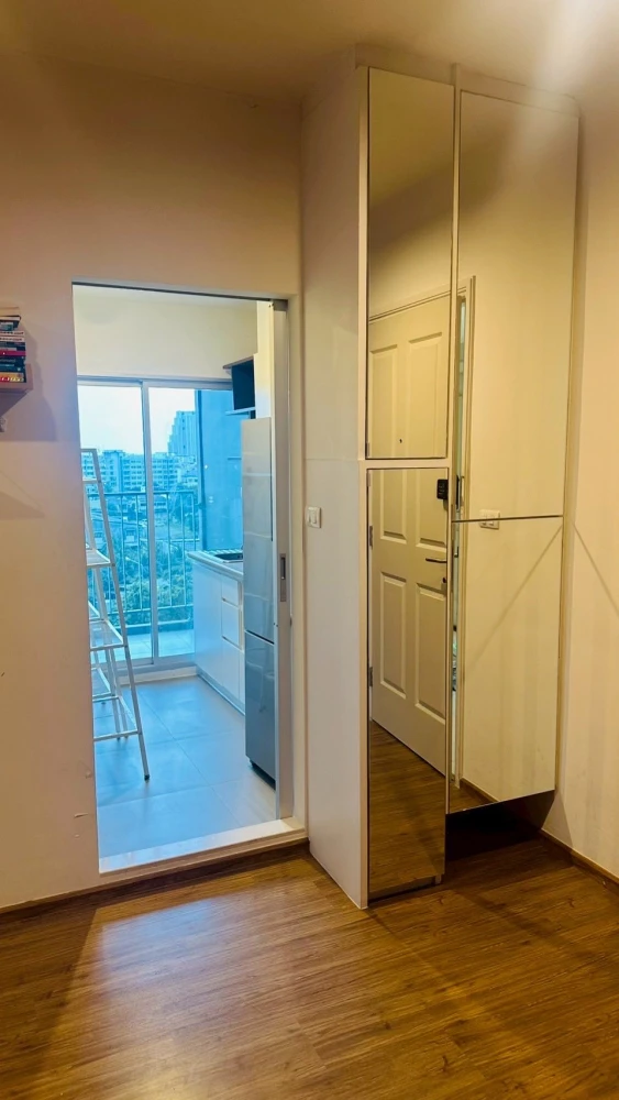 For sale or rent: U Delight @ Hua Mak Station. Very spacious room with high-quality furniture. Hurry and reserve now!