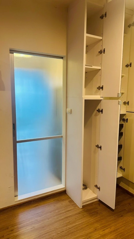 For sale or rent: U Delight @ Hua Mak Station. Very spacious room with high-quality furniture. Hurry and reserve now!