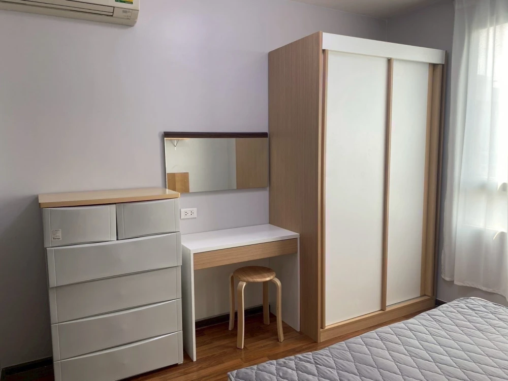 Sell, rent, U Ratchayothin (Phaholyothin 32), 8th floor, corner room, quiet, pool view, say that it's very nice.