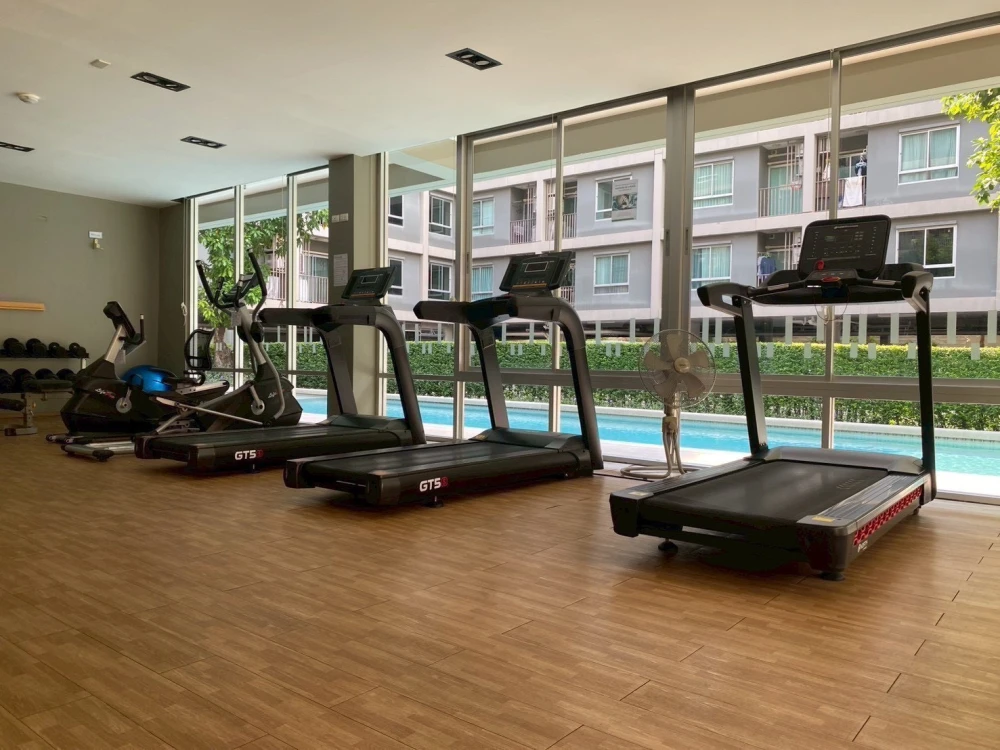 Sell, rent, U Ratchayothin (Phaholyothin 32), 8th floor, corner room, quiet, pool view, say that it's very nice.