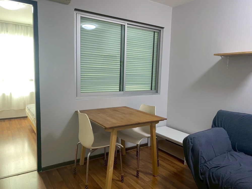 Sell, rent, U Ratchayothin (Phaholyothin 32), 8th floor, corner room, quiet, pool view, say that it's very nice.