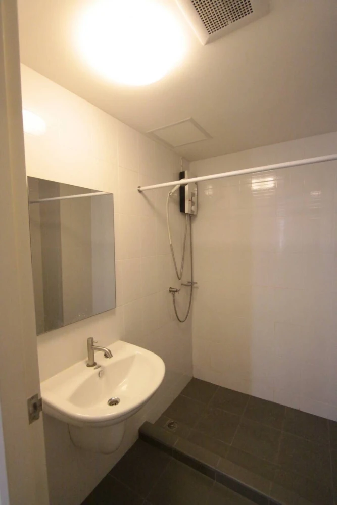 For sale or rent: U Ratchayothin, 1 Bedroom unit, 31.5 sq m. Good size, good ventilation, easy-to-use layout with clear separation of spaces.