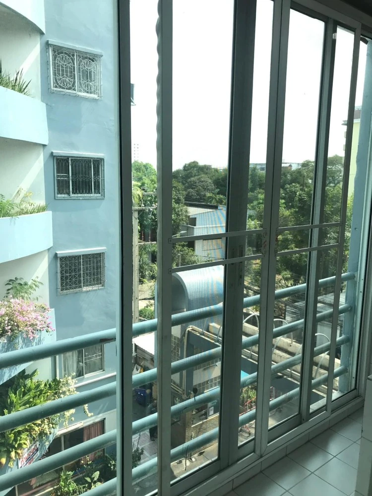 For sale, for rent, Ratchada Prestige, Lat Phrao 48, beautifully decorated with sunken ceiling, large glass panels, built-in with lots of storage spac