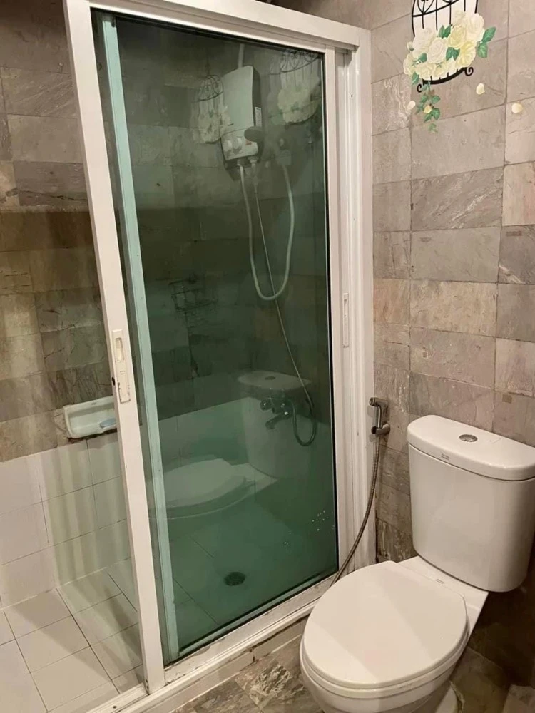 For sale, for rent, Ratchada Prestige, Lat Phrao 48, beautifully decorated with sunken ceiling, large glass panels, built-in with lots of storage spac