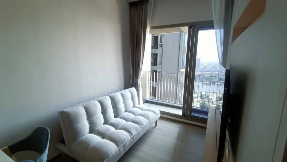 For sale or rent: Rhythm Charoenkrung Pavilion. Very high floor unit with Chao Phraya River view. Beautifully decorated. Don't miss out!