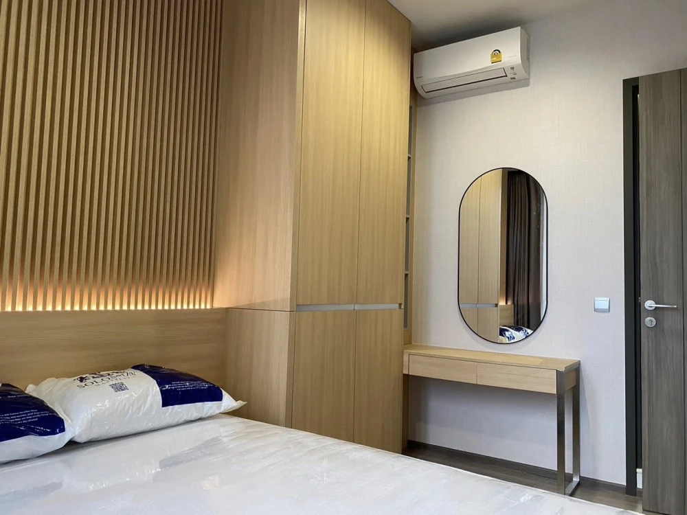 For sale or rent: Rhythm Charoenkrung Pavilion. Very high floor unit with Chao Phraya River view. Beautifully decorated. Don't miss out!