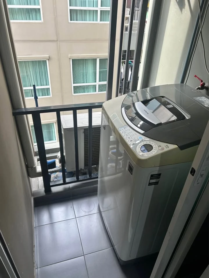 For sale or rent: Regent Home Sukhumvit 97/1, 6th floor, not very high, bright and comfortable room, glass partition for privacy. Urgent booking.