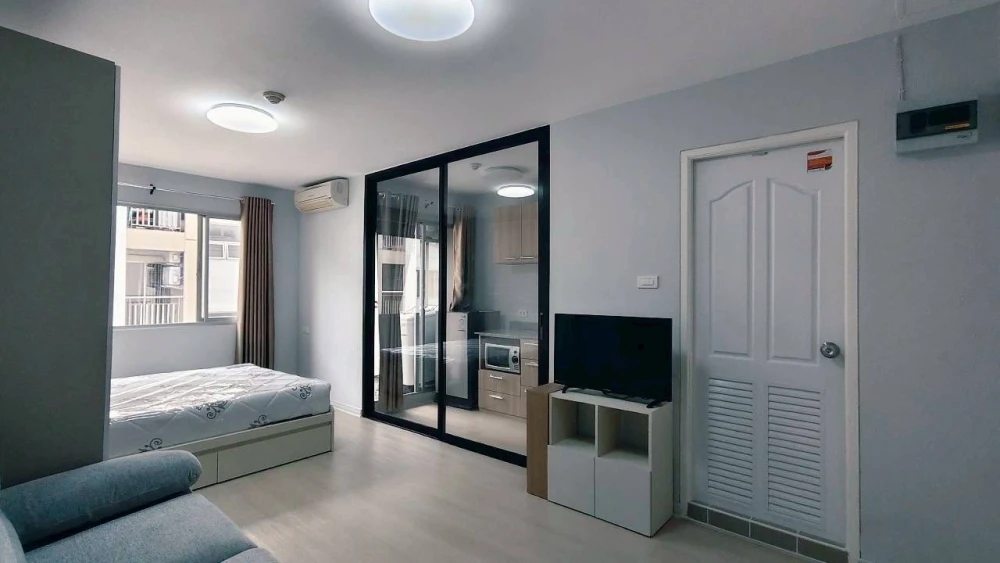 For sale or rent: Lumpini Condo Town Ramintra - Laksi. Units are furnished with SB Furniture and include electrical appliances. Book now!