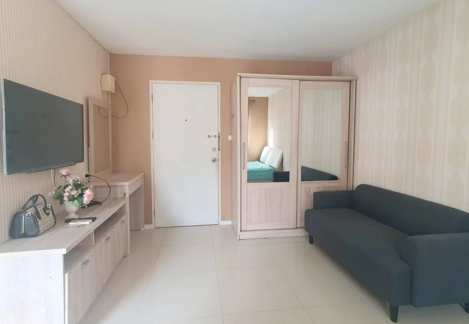 For sale, for rent, Lumpini Township Rangsit Khlong 1, fully furnished, beautifully decorated interior, with awesome wallpaper.