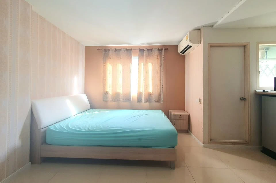 For sale, for rent, Lumpini Township Rangsit Khlong 1, fully furnished, beautifully decorated interior, with awesome wallpaper.
