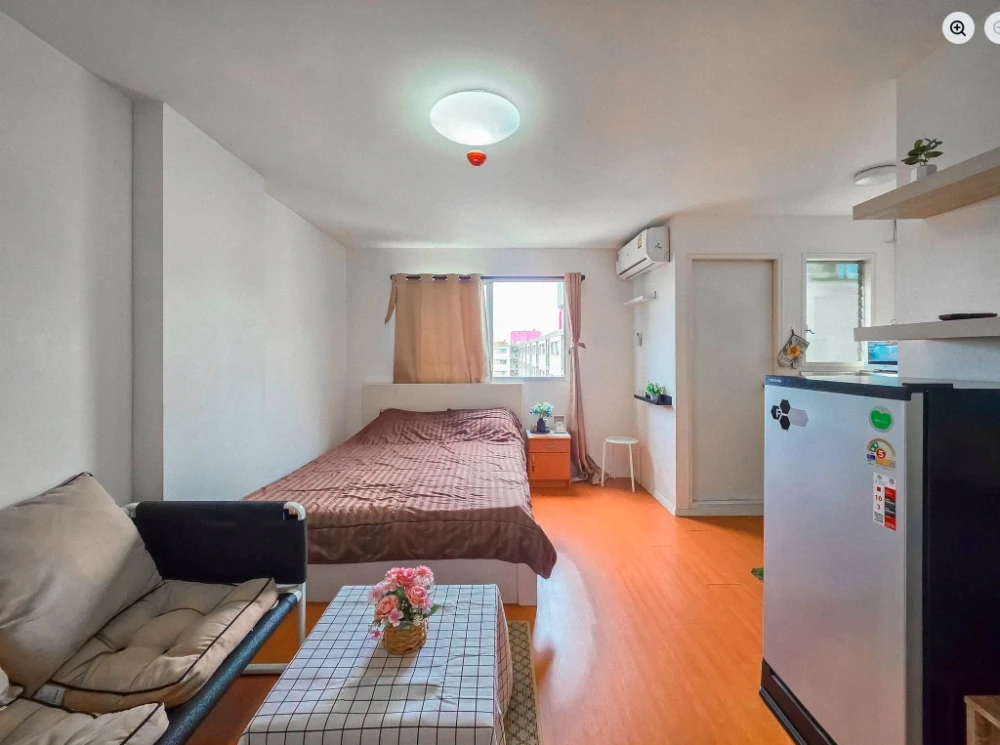 For sale or rent: Lumpini Mix Theparak - Srinakarin. Excellent location. Fully furnished. Move-in ready.