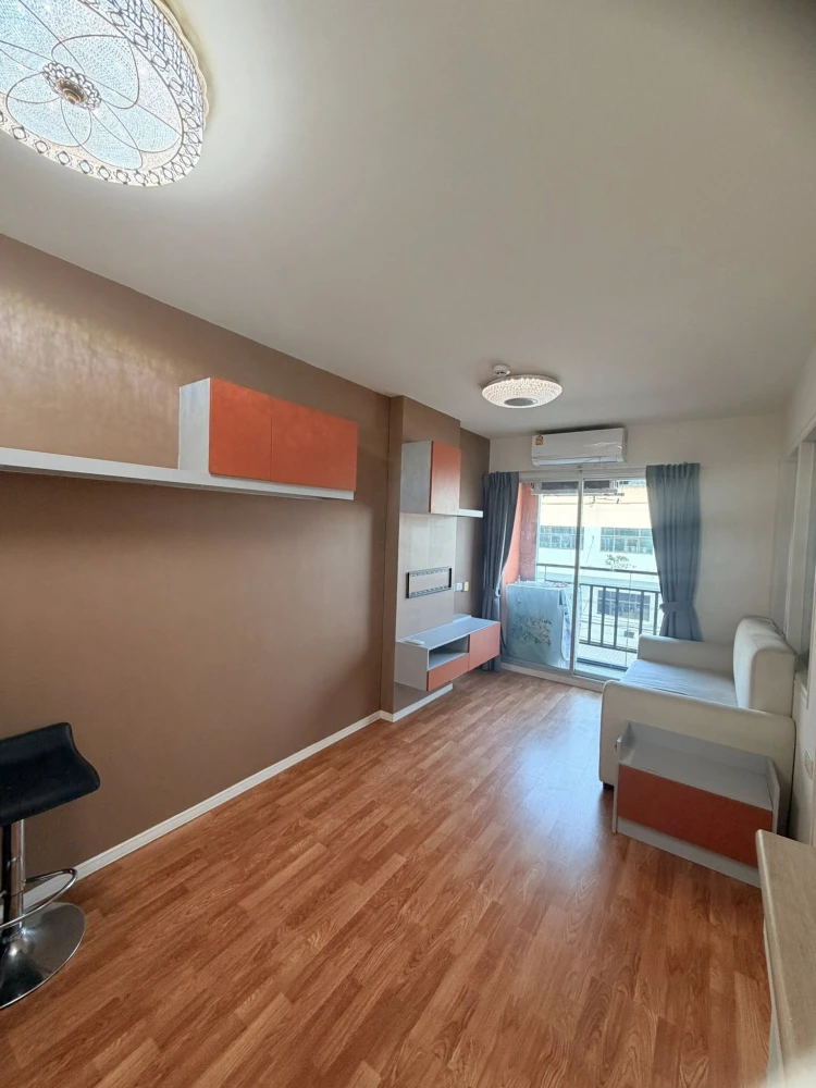 For sale or rent: Lumpini Ville Sukhumvit 101/1-Punnawithi. Separate bedroom and living room areas. Fully furnished and ready to move in.