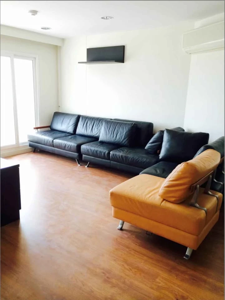 For sale or rent: Lumpini Suite Ratchada-Rama 3, beautifully decorated, usable area 108 sq m, very spacious and comfortable. Reserve now!