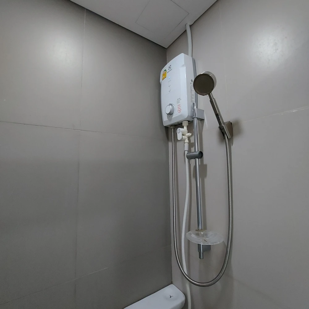 For sale, for rent, Lumpini Place Ratchada-Sathu, room size 28 sq m., 14th floor, clean room, spacious, very comfortable, hurry and book now.