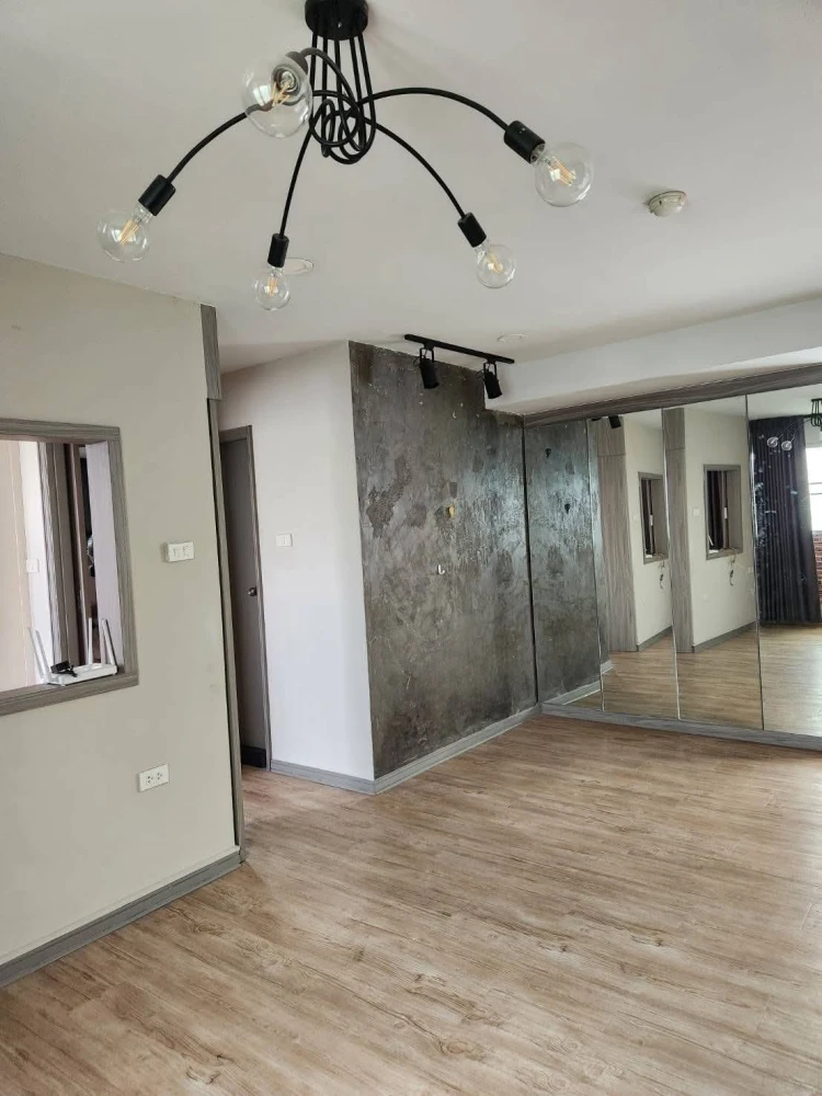For sale or rent: Lumpini Center Nawamin (Happy Land Phase 5), corner unit, unobstructed view, 6th floor. A highly recommended unit!