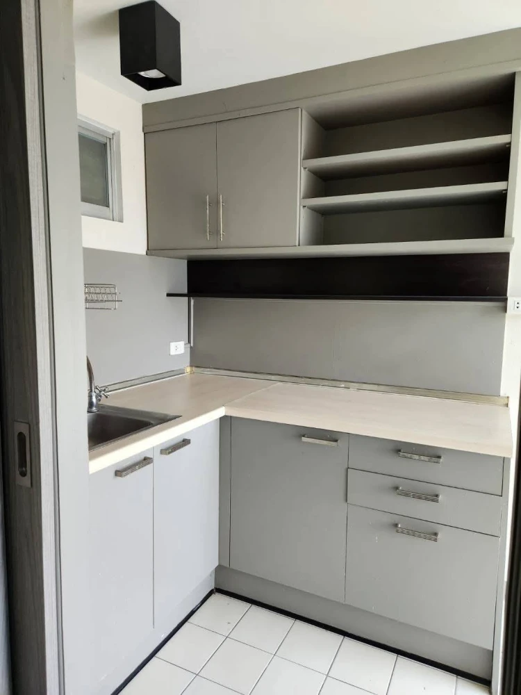 For sale or rent: Lumpini Center Nawamin (Happy Land Phase 5), corner unit, unobstructed view, 6th floor. A highly recommended unit!