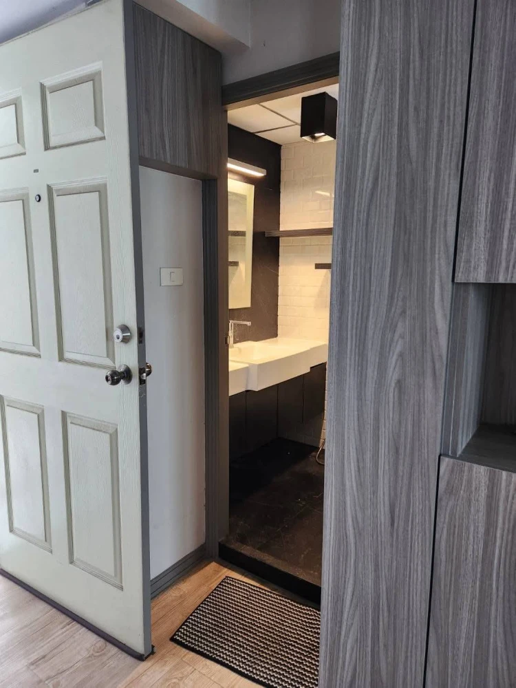 For sale or rent: Lumpini Center Nawamin (Happy Land Phase 5), corner unit, unobstructed view, 6th floor. A highly recommended unit!