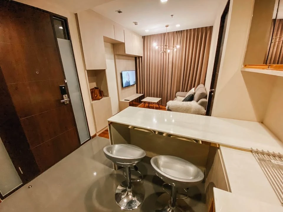 For sale, for rent, Wish Signature Midtown Siam, North facing, very windy, not hot, Baiyoke view, interested, reserve now!