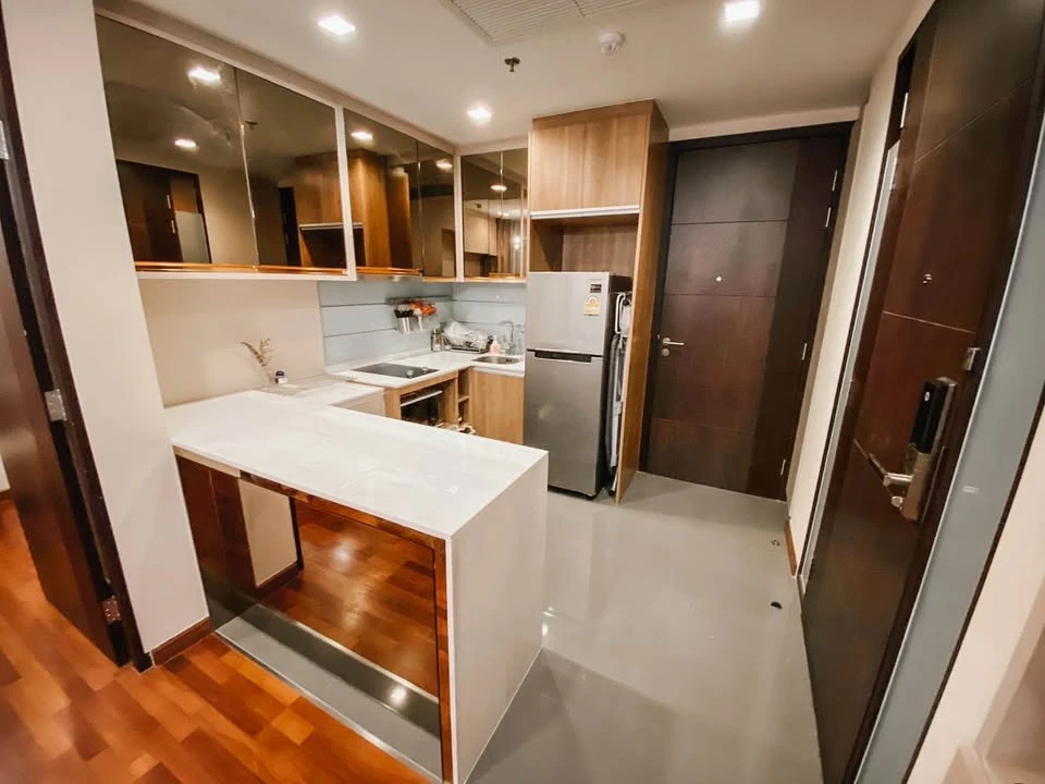 For sale, for rent, Wish Signature Midtown Siam, North facing, very windy, not hot, Baiyoke view, interested, reserve now!