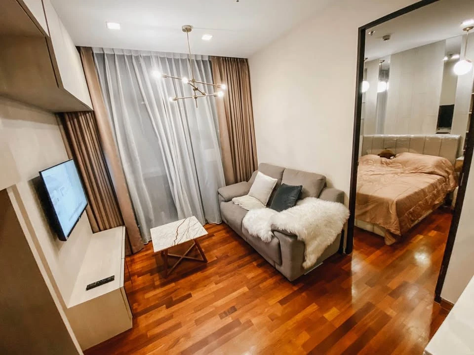 For sale, for rent, Wish Signature Midtown Siam, North facing, very windy, not hot, Baiyoke view, interested, reserve now!
