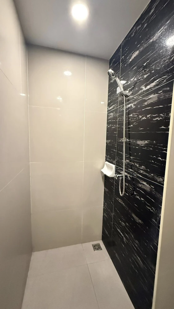 For sale or rent: Winn Thani, 5th floor, Building B, fully furnished, very good price. You'll regret it if you miss it.