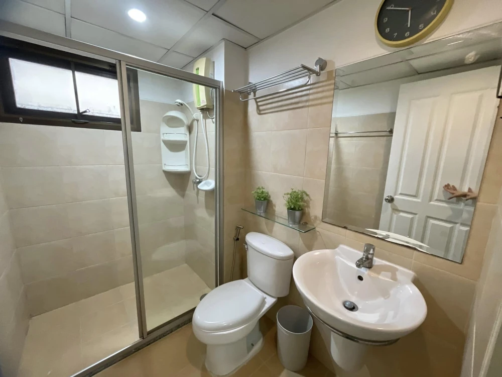 For sale, for rent, Supalai City Resort Ramkhamhaeng, furnished room, ready to move in, complete in one place, just come and move in.