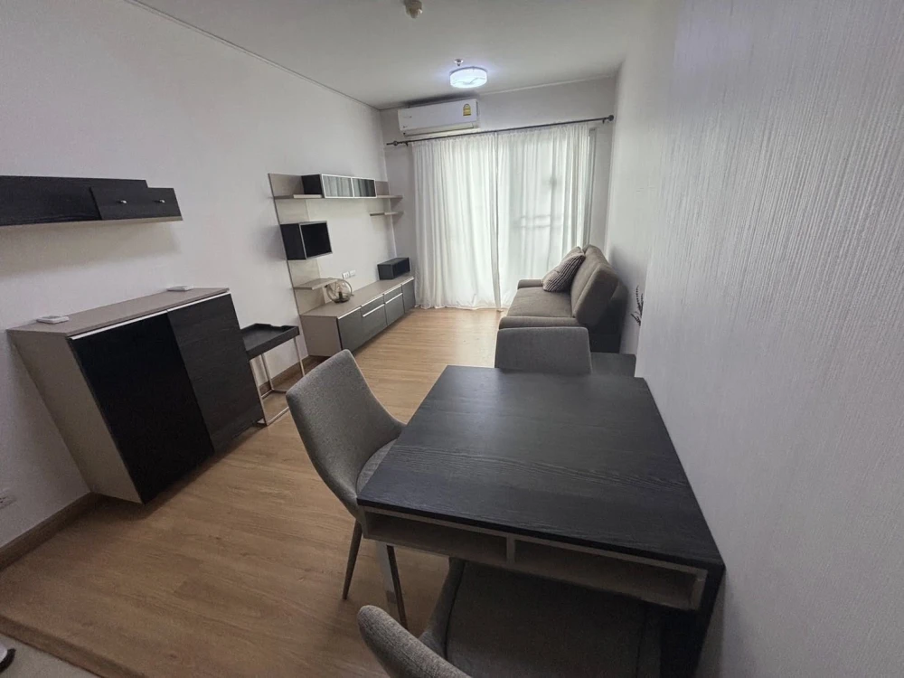 For sale or rent: Supalai City Resort Chaengwattana, size 49 sq m, 19th floor, swimming pool view, fully furnished, interested, reserve now.