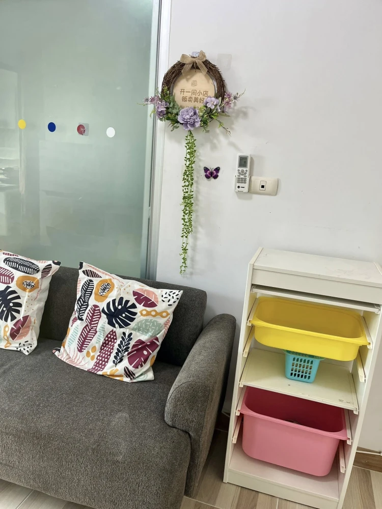 For sale, for rent, Supalai City Home Srinakarin, complete with furniture and electrical appliances, beautiful wallpaper throughout the room, hurry an