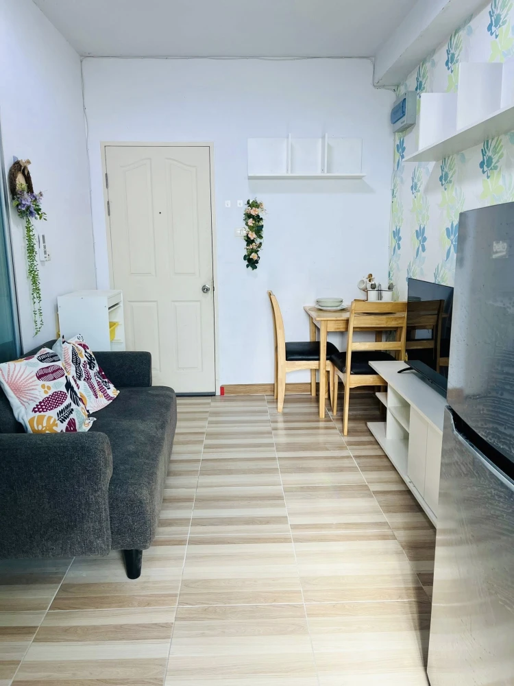 For sale, for rent, Supalai City Home Srinakarin, complete with furniture and electrical appliances, beautiful wallpaper throughout the room, hurry an