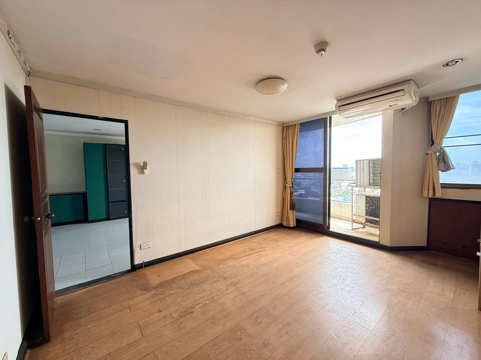For sale/rent Supalai Place Sukhumvit 39 ready to move in The furniture is ready, don't wait.