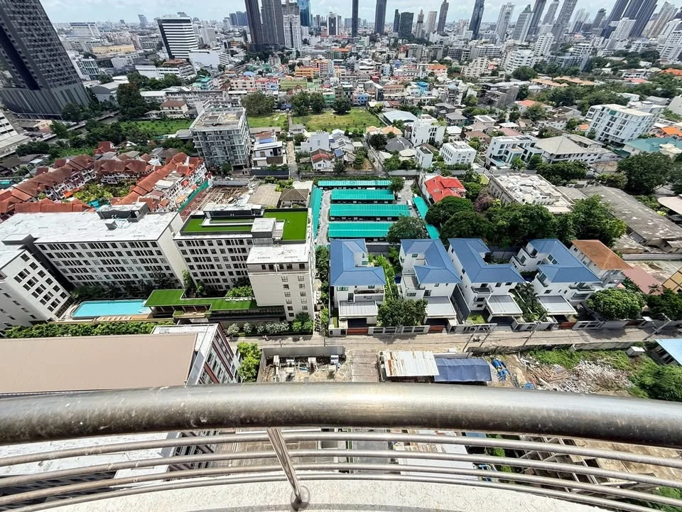 For sale/rent Supalai Place Sukhumvit 39 ready to move in The furniture is ready, don't wait.