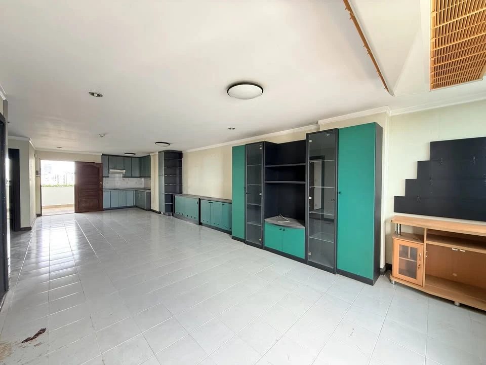 For sale/rent Supalai Place Sukhumvit 39 ready to move in The furniture is ready, don't wait.