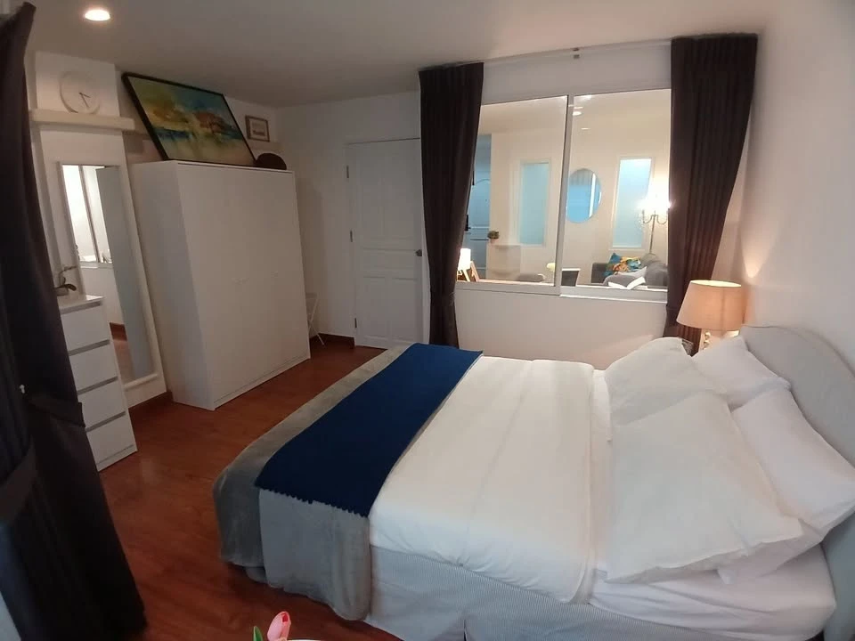 For sale, for rent, Surawong City Resort, 6th floor, city view, Mahanakhon Building, fully furnished, if you don't book, you'll really miss out.